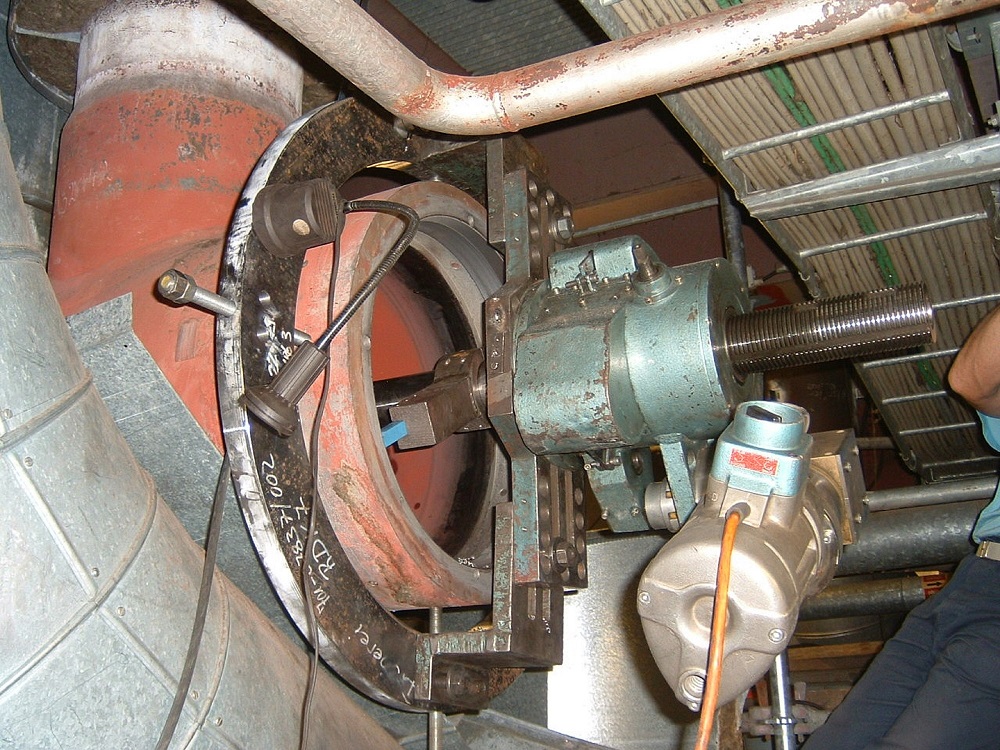 Spindelarbeit im Kraftwerk